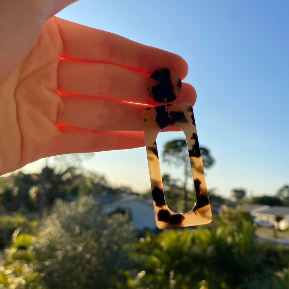 Tortoise Shell Statement Earrings - Picture 2 of 5